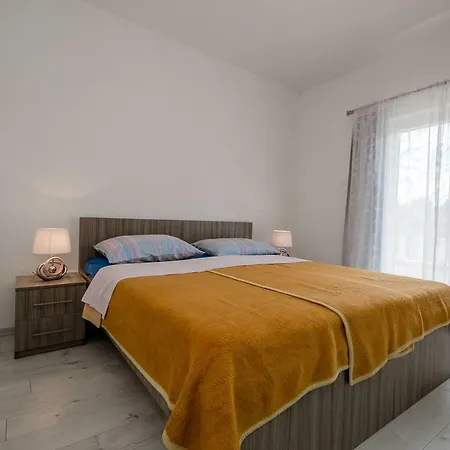 Jasmina Apartment *